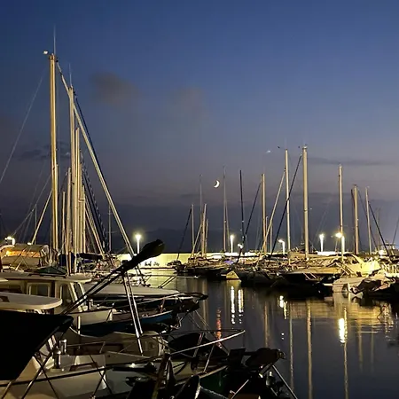 Yacht Galarne Ботель *