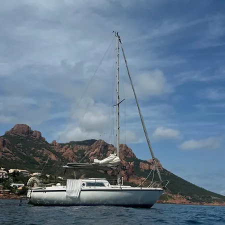 Hotel en barco Yacht Galarne