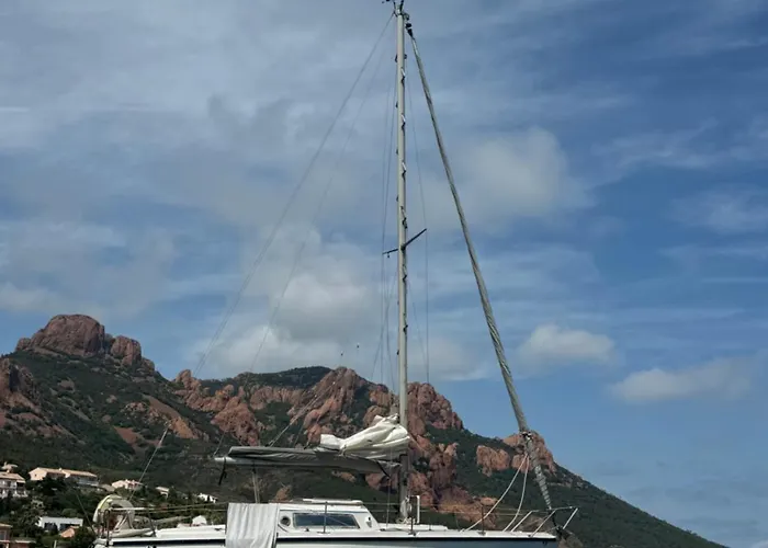 Hotel en barco Yacht Galarne